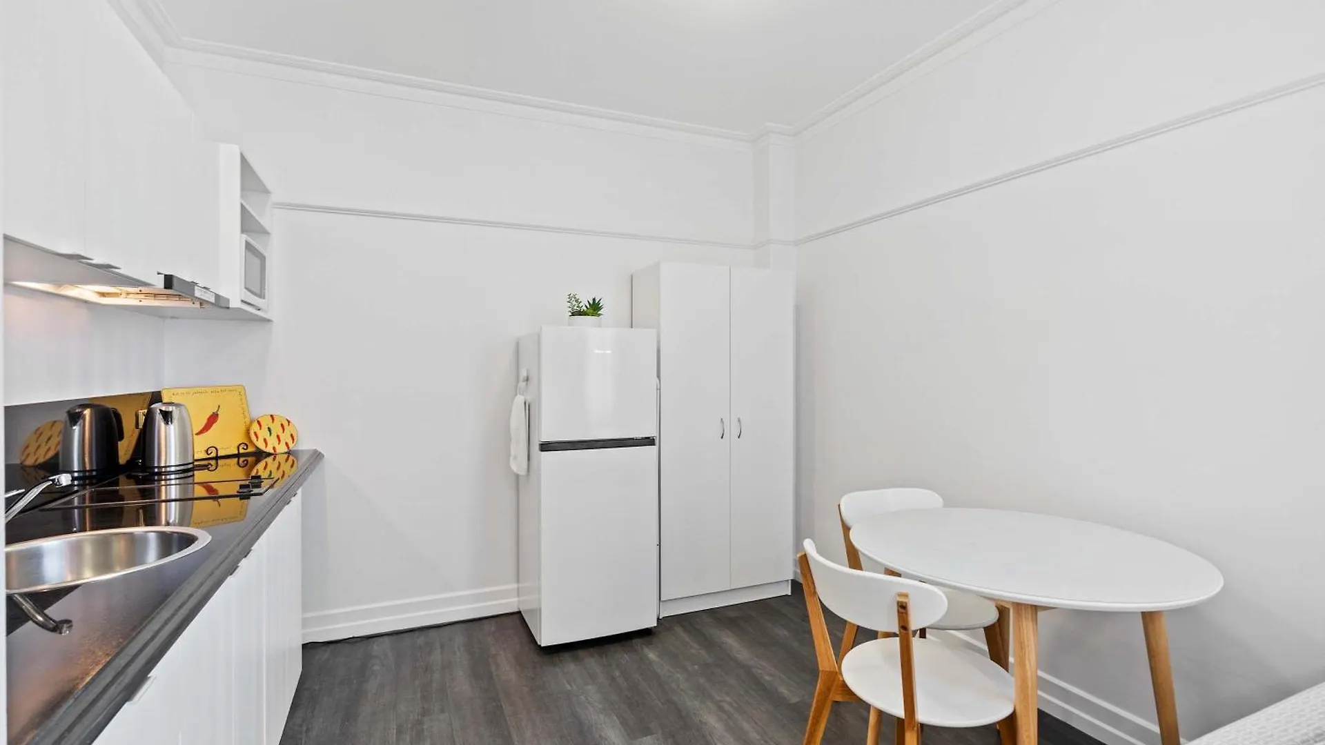 New 1-Bedroom Apt In The Heart Of South Brisbane 0*,